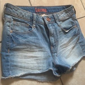 Decree shorts size 5